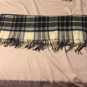 Forever 21 blanket scarf 😍